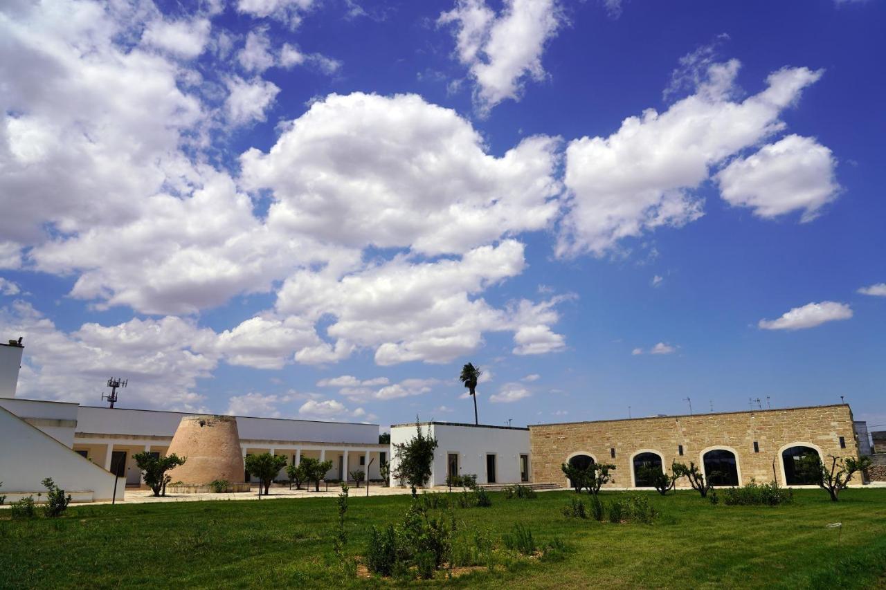 Masseria Rifisa Agriresort Caprarica di Lecce Екстериор снимка